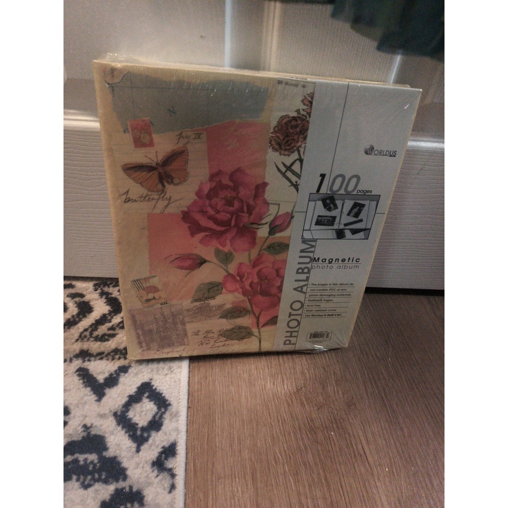 WORLDUS Floral Photo Magnetic 3-Ring Refillable Photo Album w/100 Pages Sealed